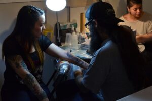 Preparação para Sua Primeira Tatuagem em Cliente